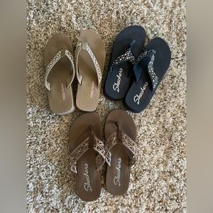 Sketchers flip flops